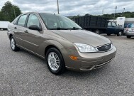2005 Ford Focus in Hickory, NC 28602-5144 - 2035306 1