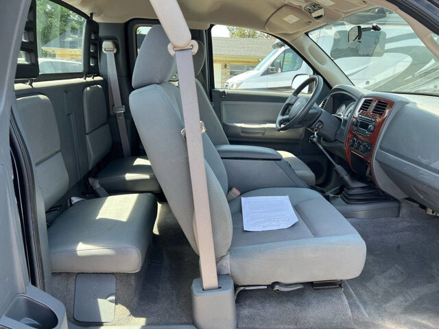 2005 Dodge Dakota in Hickory, NC 28602-5144 - 2035307 10