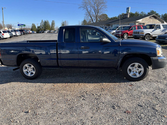 2005 Dodge Dakota in Hickory, NC 28602-5144 - 2035307 4