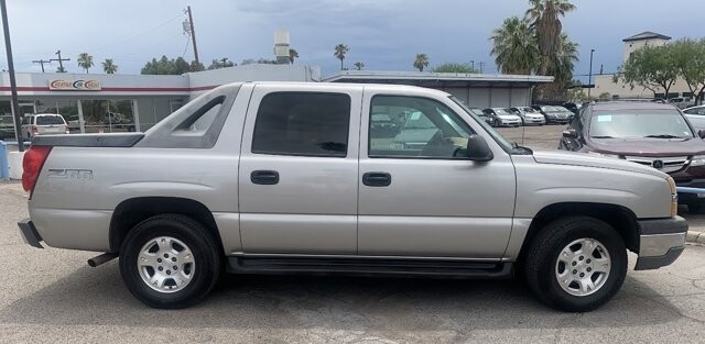 2004 Chevrolet Avalanche in Tucson, AZ 85712-4825 - 2035349 4