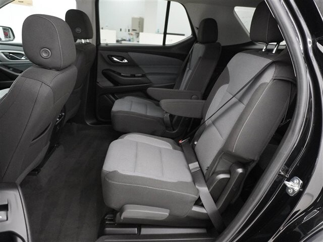 2019 Chevrolet Traverse in Cincinnati, OH 45251-2402 - 2035381 16