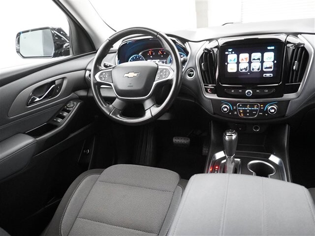 2019 Chevrolet Traverse in Cincinnati, OH 45251-2402 - 2035381 34