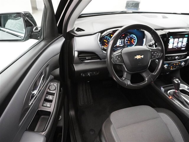 2019 Chevrolet Traverse in Cincinnati, OH 45251-2402 - 2035381 3