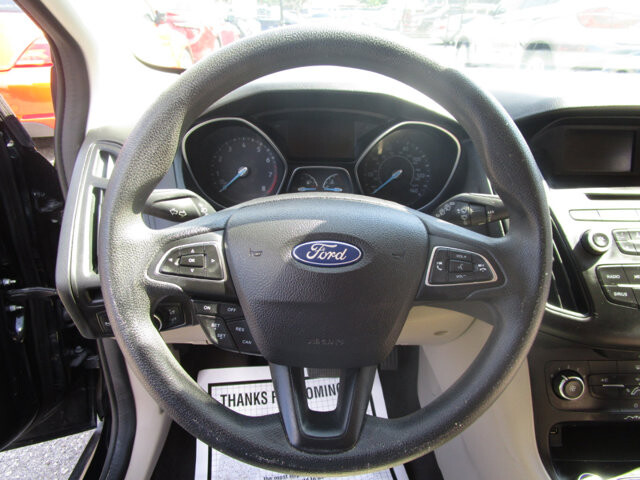 2017 Ford Focus in Tampa, FL 33604-6914 - 2039458 33