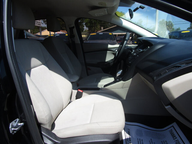 2017 Ford Focus in Tampa, FL 33604-6914 - 2039458 36