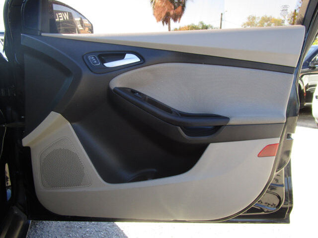 2017 Ford Focus in Tampa, FL 33604-6914 - 2039458 16