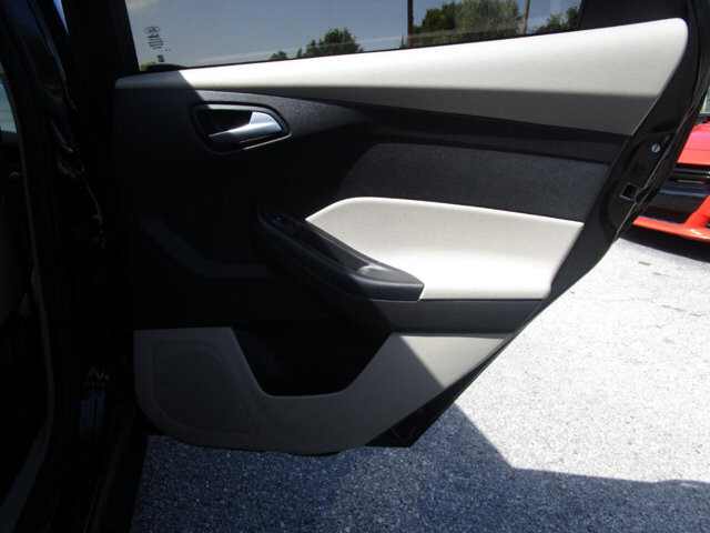 2017 Ford Focus in Tampa, FL 33604-6914 - 2039458 103