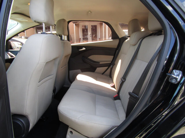 2017 Ford Focus in Tampa, FL 33604-6914 - 2039458 39