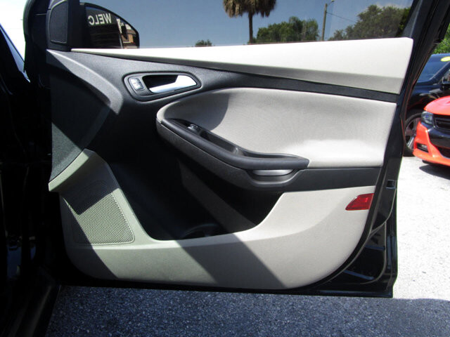 2017 Ford Focus in Tampa, FL 33604-6914 - 2039458 101