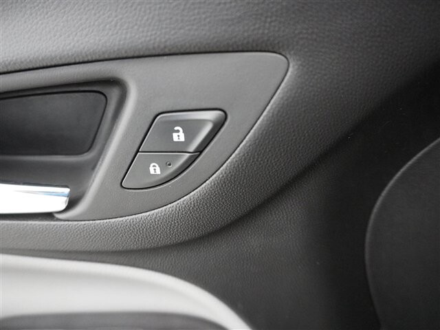 2020 Chevrolet Equinox in Cincinnati, OH 45251-2402 - 2039478 32