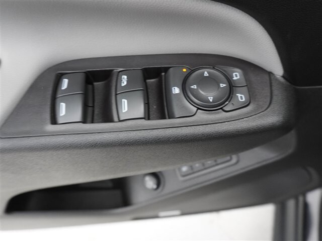 2020 Chevrolet Equinox in Cincinnati, OH 45251-2402 - 2039478 30