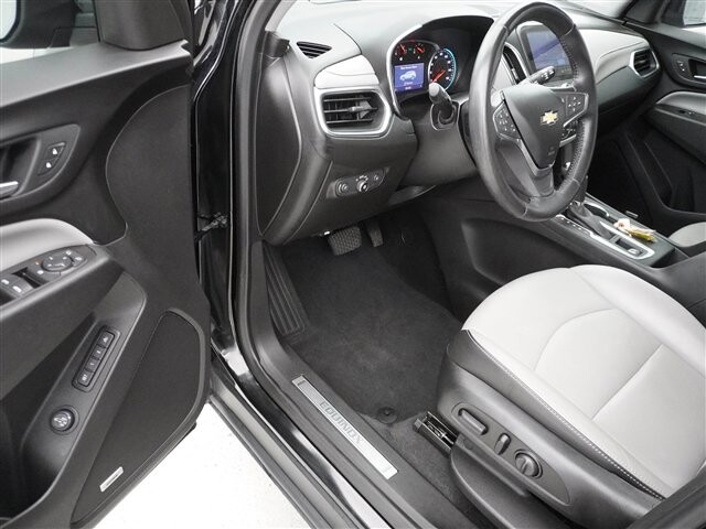 2020 Chevrolet Equinox in Cincinnati, OH 45251-2402 - 2039478 3