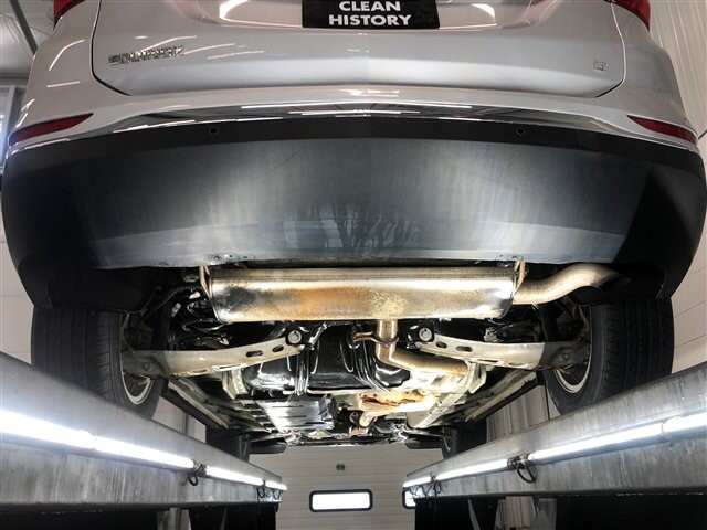 2019 Chevrolet Equinox in Cincinnati, OH 45251-2402 - 2041743 10