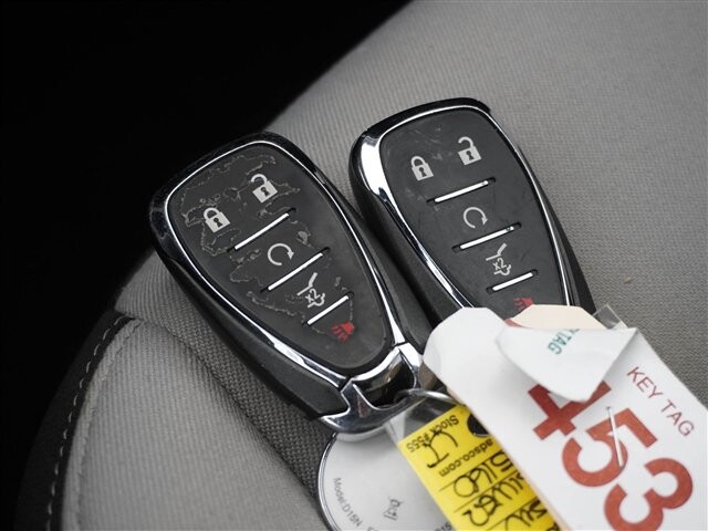 2019 Chevrolet Equinox in Cincinnati, OH 45251-2402 - 2041743 45