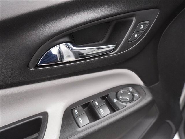 2019 Chevrolet Equinox in Cincinnati, OH 45251-2402 - 2041743 30