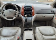 2006 Toyota Sienna in Buford, GA 30518 - 2042209 19