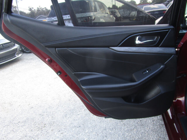 2017 Nissan Maxima in Tampa, FL 33604-6914 - 2042236 18