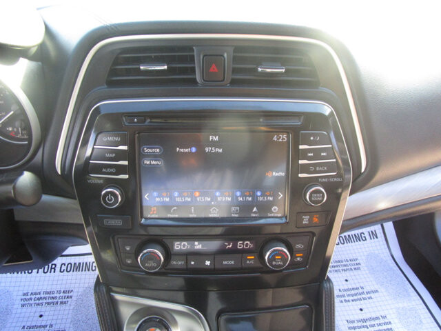 2017 Nissan Maxima in Tampa, FL 33604-6914 - 2042236 5