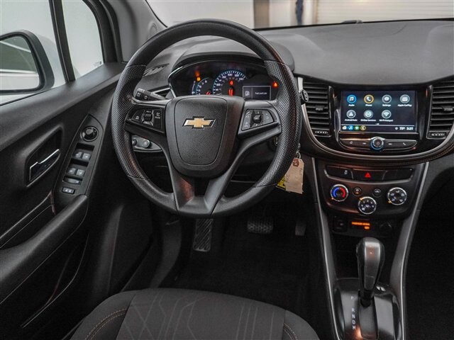 2018 Chevrolet Trax in Cincinnati, OH 45251-2402 - 2042661 22