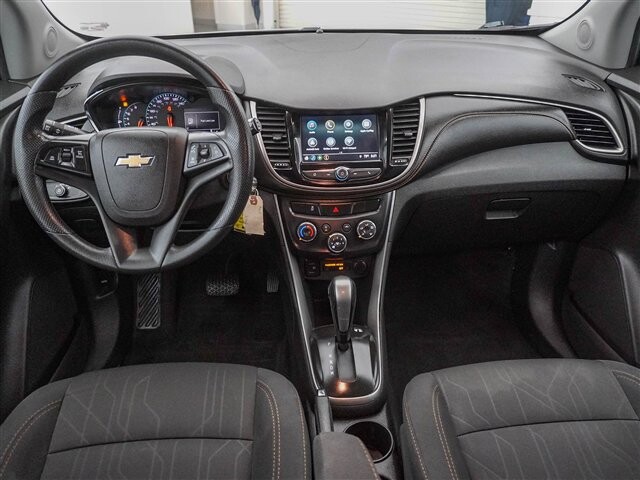 2018 Chevrolet Trax in Cincinnati, OH 45251-2402 - 2042661 8