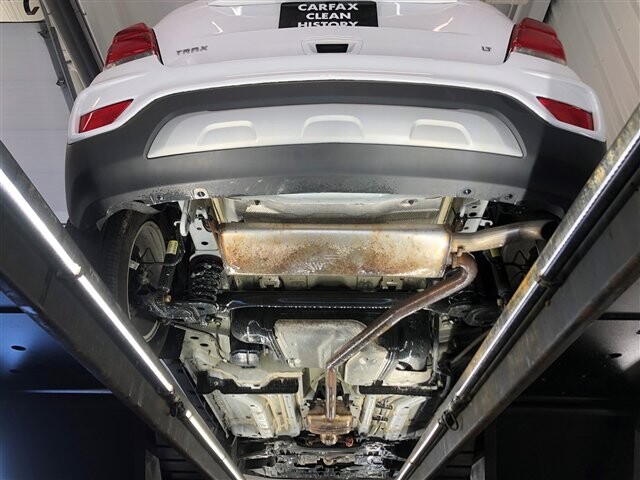 2018 Chevrolet Trax in Cincinnati, OH 45251-2402 - 2042661 10