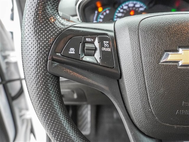 2018 Chevrolet Trax in Cincinnati, OH 45251-2402 - 2042661 34