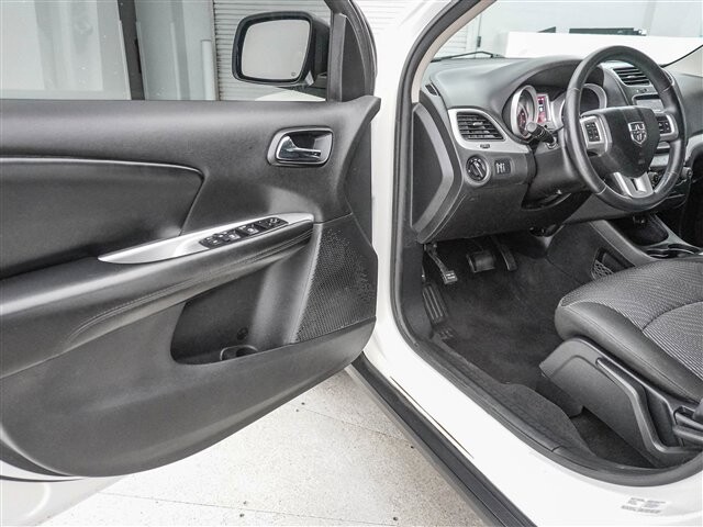 2014 Dodge Journey in Cincinnati, OH 45251-2402 - 2044817 3