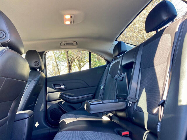 2015 Chevrolet Malibu in Commerce, GA 30529 - 2048566 16