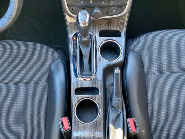 2015 Chevrolet Malibu in Commerce, GA 30529 - 2048566 44