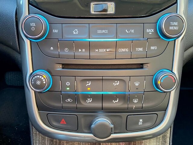 2015 Chevrolet Malibu in Commerce, GA 30529 - 2048566 43