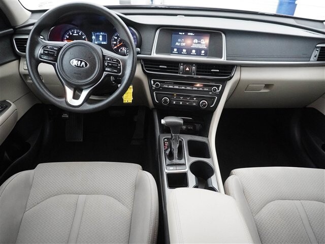 2018 Kia Optima in Cincinnati, OH 45251-2402 - 2049020 8