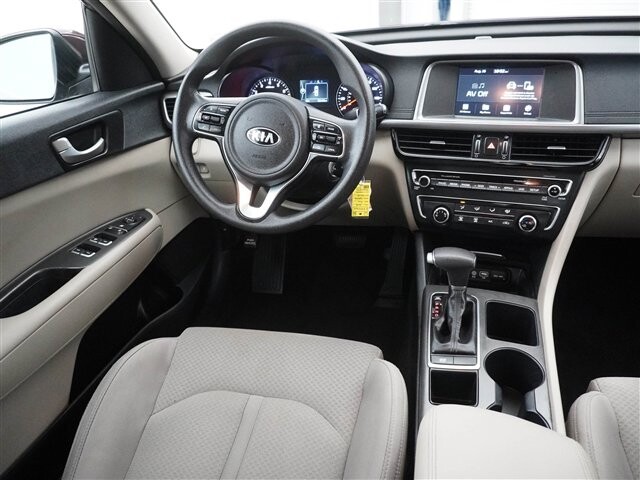 2018 Kia Optima in Cincinnati, OH 45251-2402 - 2049020 26
