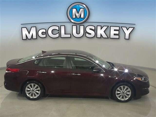 2018 Kia Optima in Cincinnati, OH 45251-2402 - 2049020 17