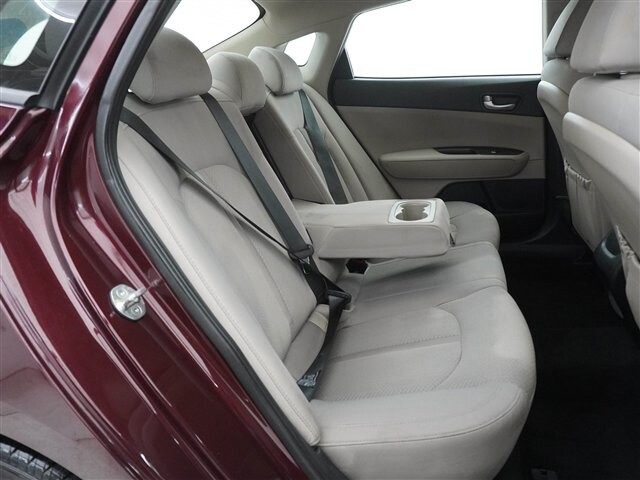 2018 Kia Optima in Cincinnati, OH 45251-2402 - 2049020 16