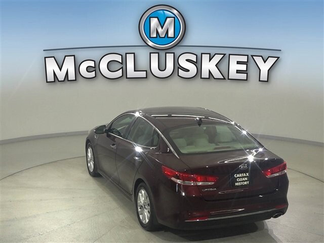 2018 Kia Optima in Cincinnati, OH 45251-2402 - 2049020 19