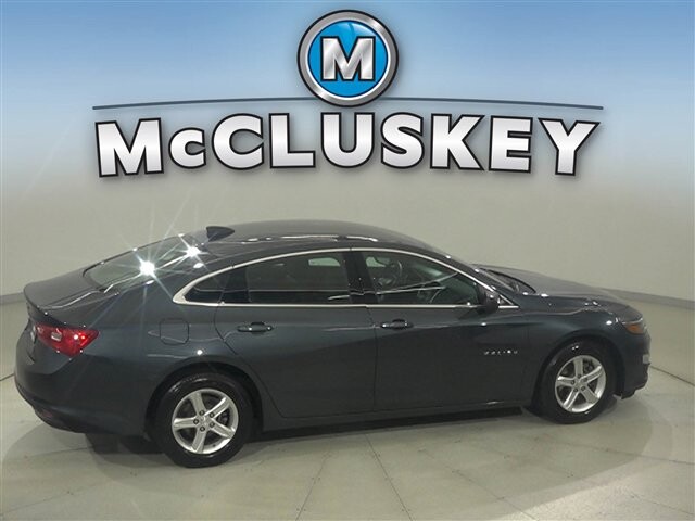 2019 Chevrolet Malibu in Cincinnati, OH 45251-2402 - 2051898 17