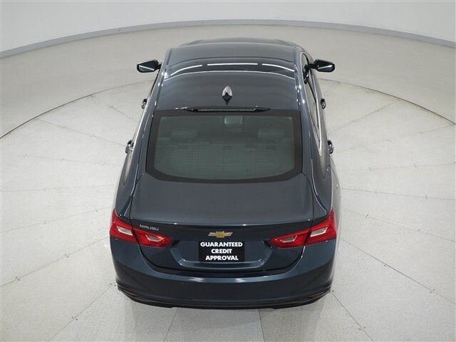 2019 Chevrolet Malibu in Cincinnati, OH 45251-2402 - 2051898 5