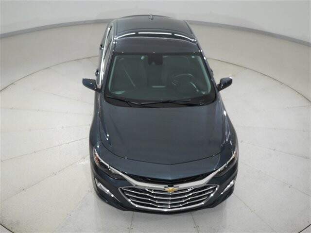 2019 Chevrolet Malibu in Cincinnati, OH 45251-2402 - 2051898 2