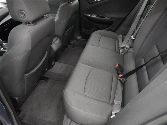 2019 Chevrolet Malibu in Cincinnati, OH 45251-2402 - 2051898 8