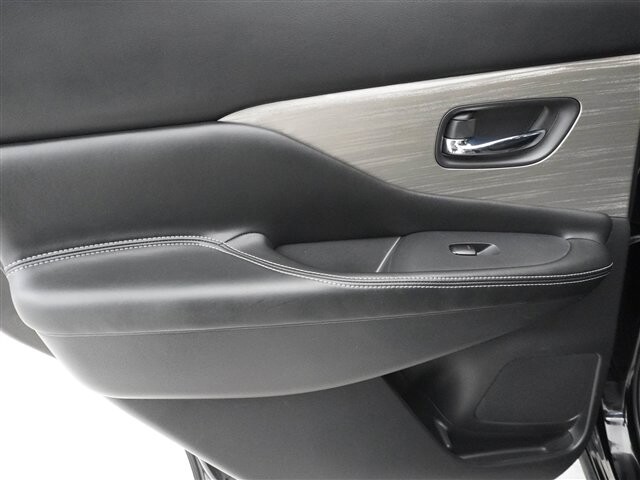 2018 Nissan Murano in Cincinnati, OH 45251-2402 - 2051899 24