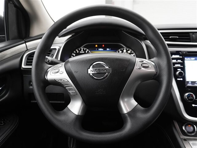 2018 Nissan Murano in Cincinnati, OH 45251-2402 - 2051899 26