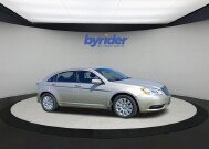 2014 Chrysler 200 in Waukesha, WI 53186 - 2052182 3