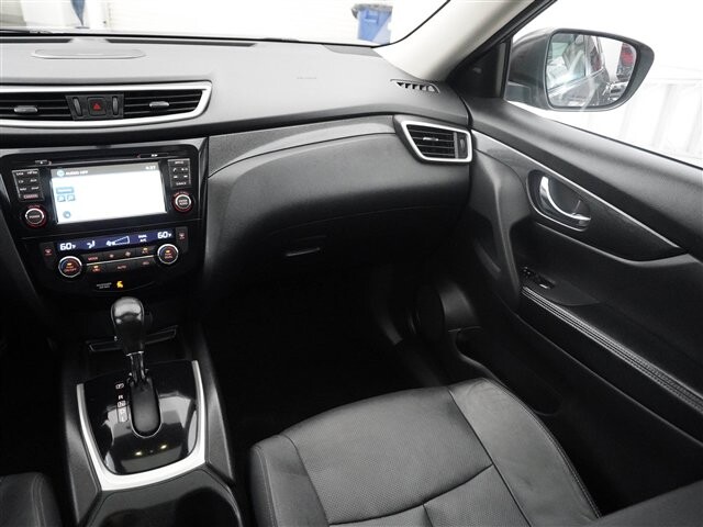 2014 Nissan Rogue in Cincinnati, OH 45251-2402 - 2054032 24