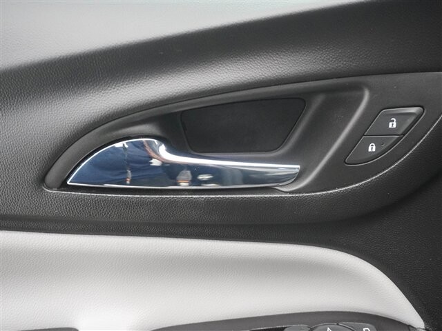 2019 Chevrolet Equinox in Cincinnati, OH 45251-2402 - 2054298 24