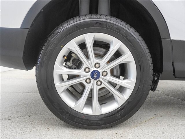 2019 Ford Escape in Cincinnati, OH 45251-2402 - 2054299 44
