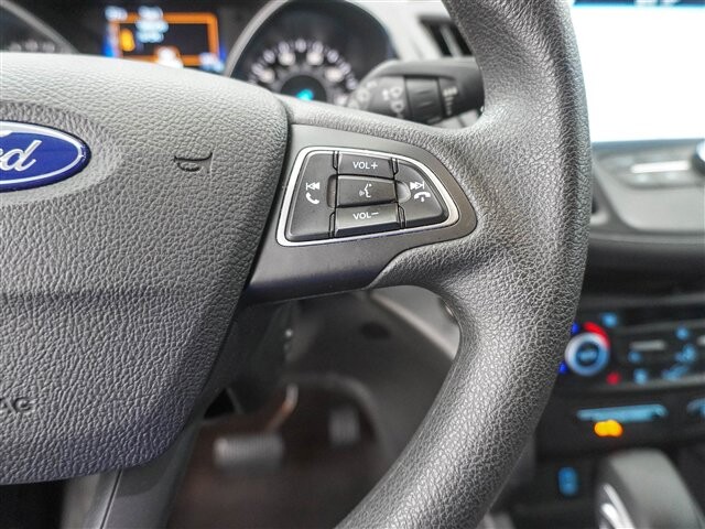 2019 Ford Escape in Cincinnati, OH 45251-2402 - 2054299 32