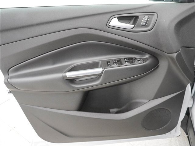 2019 Ford Escape in Cincinnati, OH 45251-2402 - 2054299 24