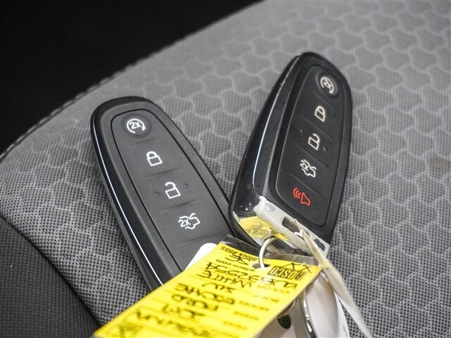 2019 Ford Escape in Cincinnati, OH 45251-2402 - 2054299 42