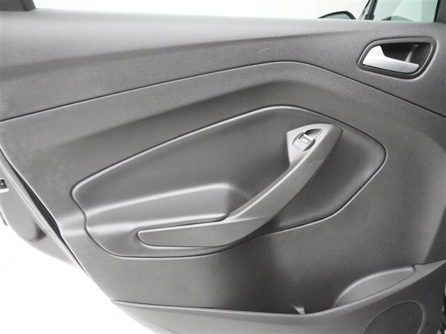 2019 Ford Escape in Cincinnati, OH 45251-2402 - 2054300 28