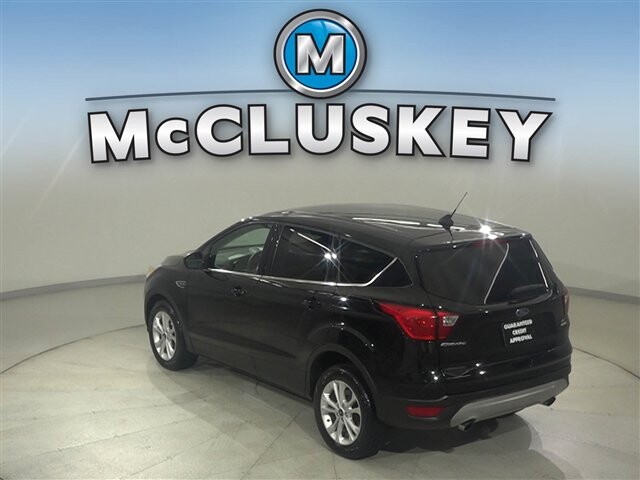 2019 Ford Escape in Cincinnati, OH 45251-2402 - 2054300 19